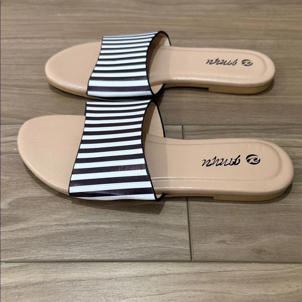 Black and White Striped Women's Slides